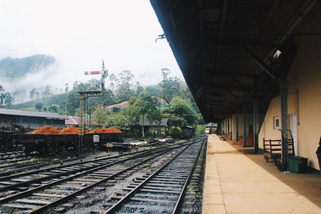 scenic train trip in Sri Lanka